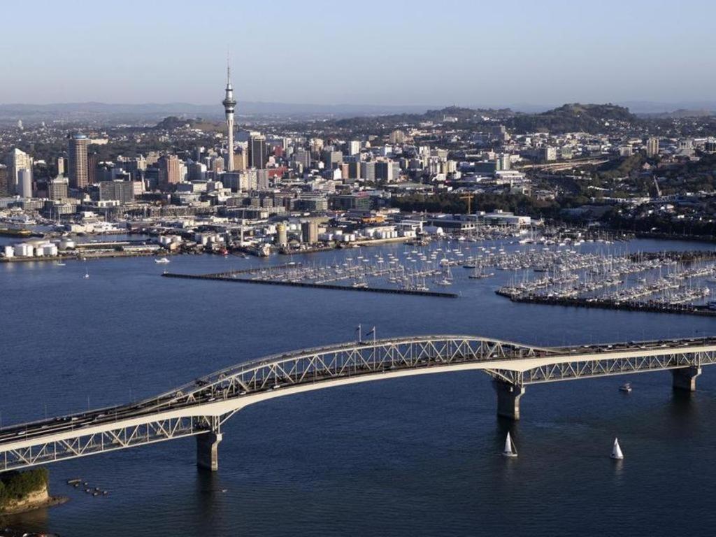 Base Auckland Pansiyon Dış mekan fotoğraf